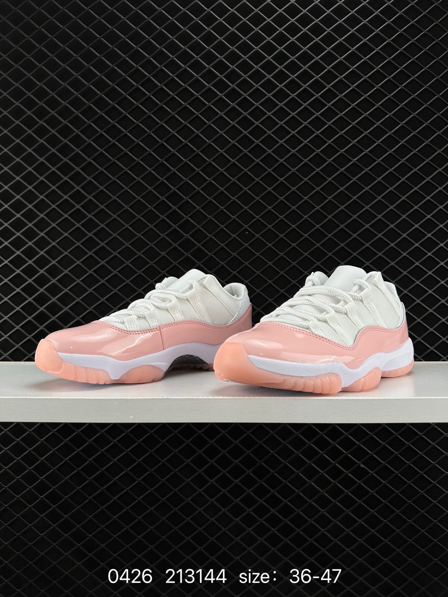 Air Jordan 11 Low Legend Pin AJ11